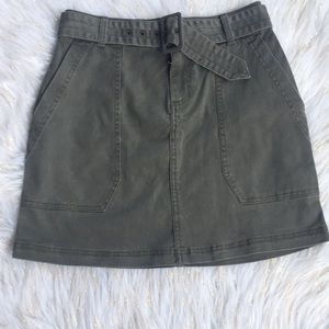 Abercrombie & Fitch size XS  olive skirt  new